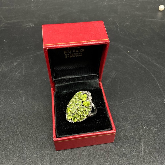 Sterling Silver Peridot Ring - Picture 2 of 8